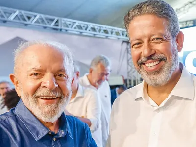 Afago de Lula a Lira após vaias em Alagoas tem muito simbolismo, diz Lana