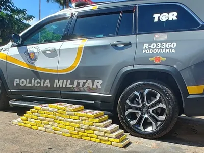 Polícia apreende 70 tijolos de cocaína escondidos em tanque de combustível