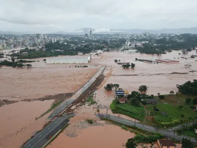 Rio Taquari sobe 50 centímetros em apenas uma hora em Lajeado (RS) 