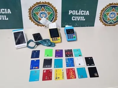 Polícia investiga vendedor ambulante preso por furtar cartões de crédito na Lapa