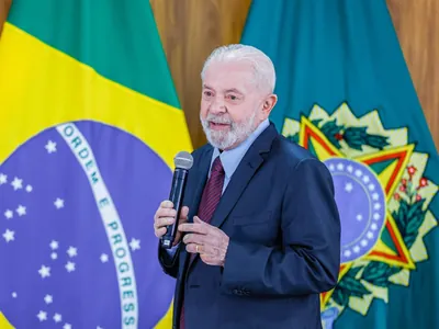 Pesquisa diz que Lula venceria os principais nomes de oposição em 2026