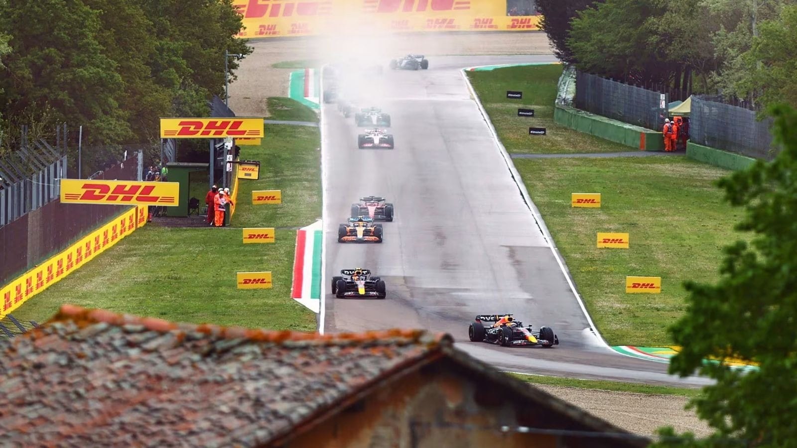 Max Verstappen iguala Senna e garante a pole-position do GP da Emilia-Romagna