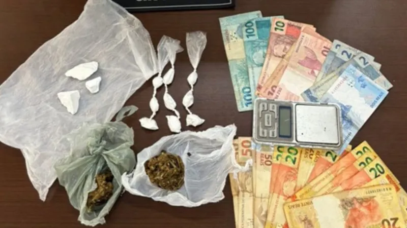 Polícia Civil prende homem com porções de cocaína, maconha e dinheiro