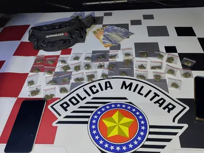 Polícia Militar prende dois homens por tráfico de drogas em Cruzeiro