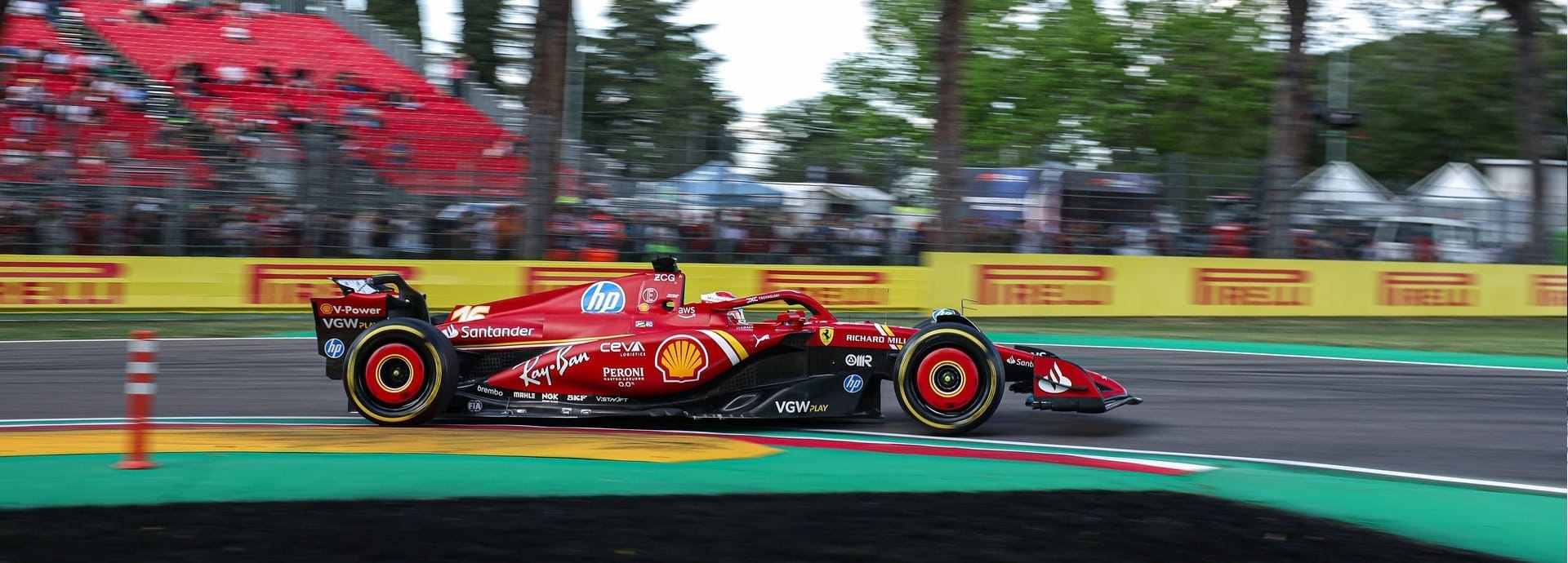 Leclerc lidera segundo treino livre em Imola; Verstappen é sétimo