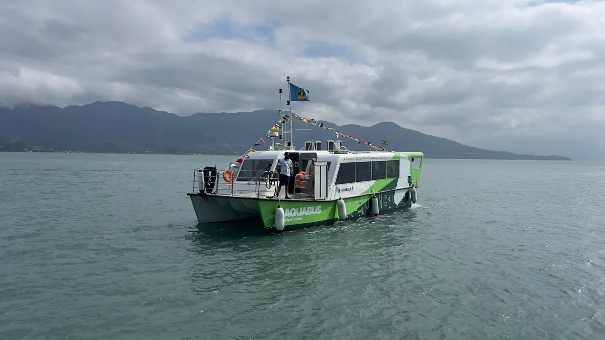 Aquabus passa por operação 'piloto'em Ilhabela, no litoral Norte
