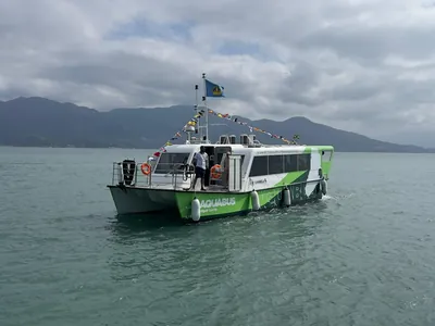 Aquabus passa por operação 'piloto' em Ilhabela, no litoral Norte