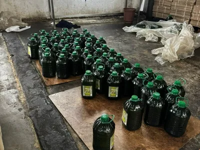 Vídeo: homem é preso por produzir e vender azeite clandestino, em Jacareí