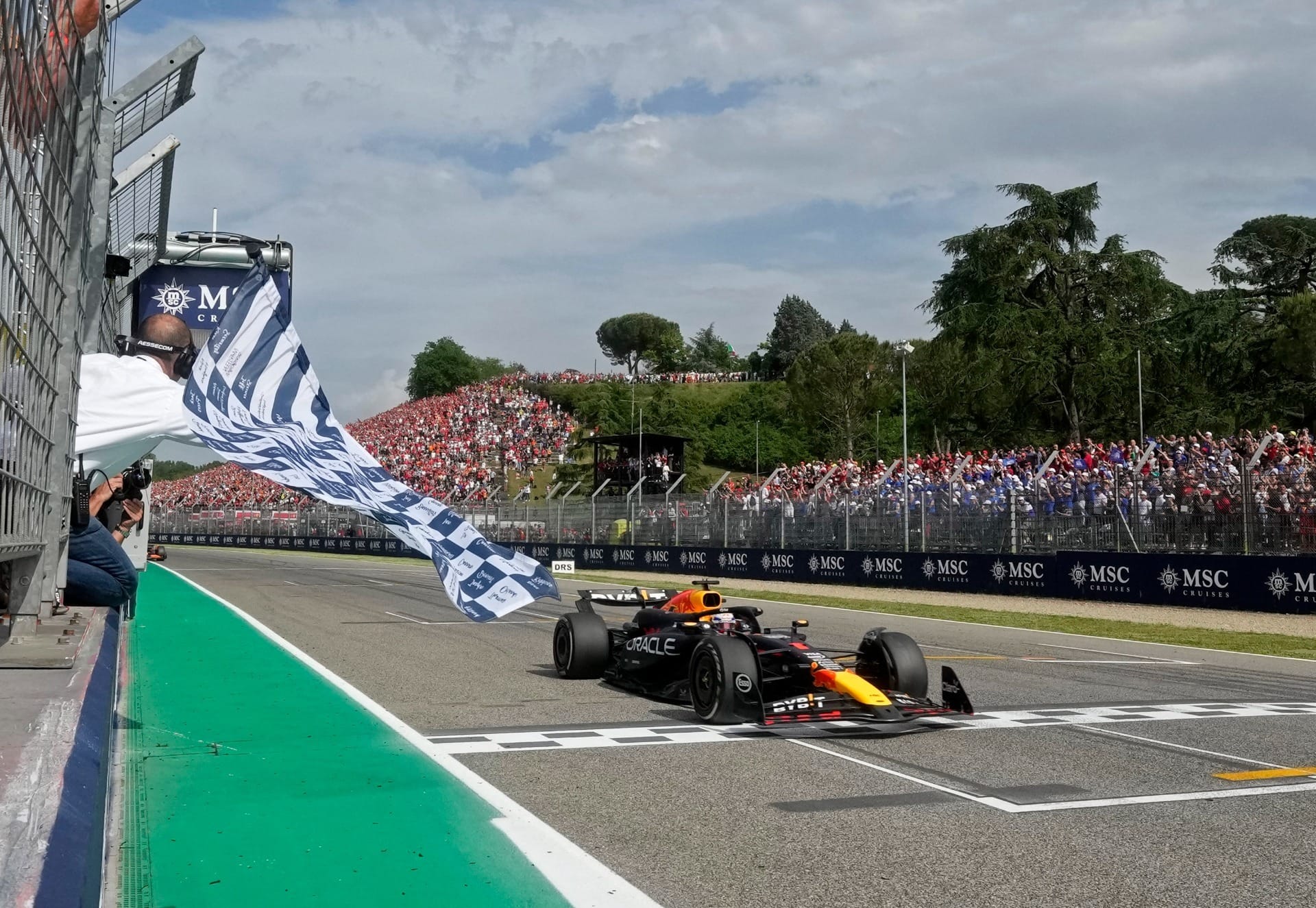 De ponta a ponta: Verstappen vence o Grande Prêmio de Emilia-Romagna