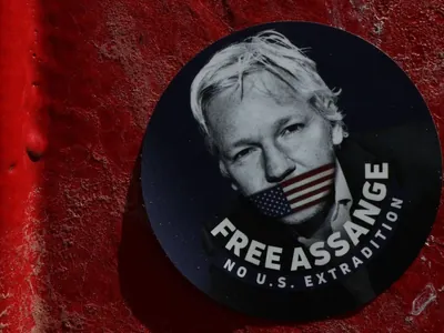 Tribunal britânico autoriza Julian Assange a recorrer contra extradição aos EUA