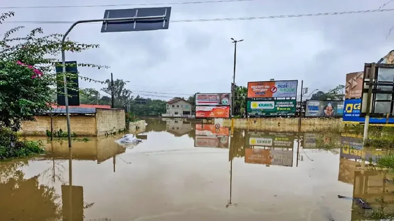 Mais de 700 pessoas estão desabrigadas em Santa Catarina após chuvas