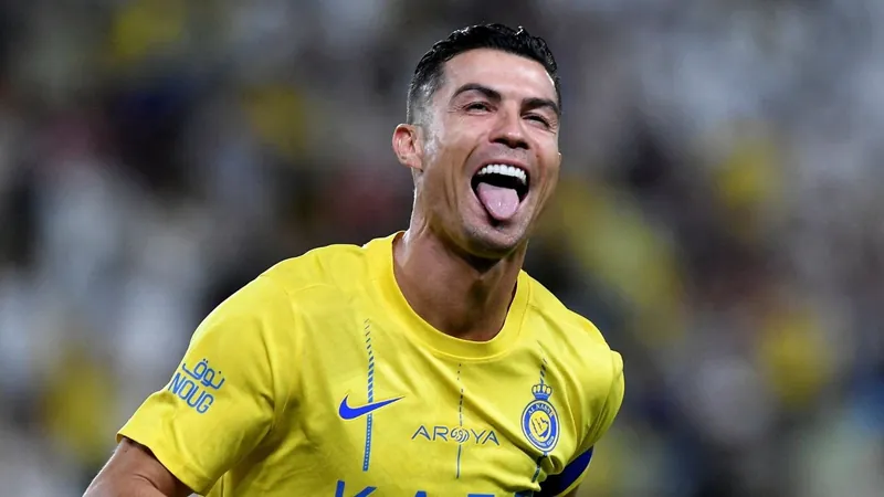 Revista elege Cristiano Ronaldo como o melhor jogador europeu da história