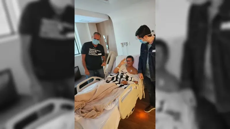 Ex-jogador Amarildo, segue internado na UTI em hospital na Zona Sul