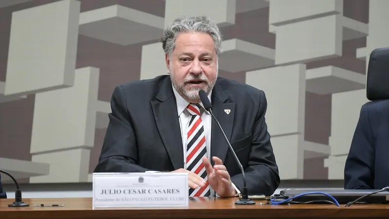 Em CPI, Casares questiona uso de IA e fala de goleada em Palmeiras x São Paulo