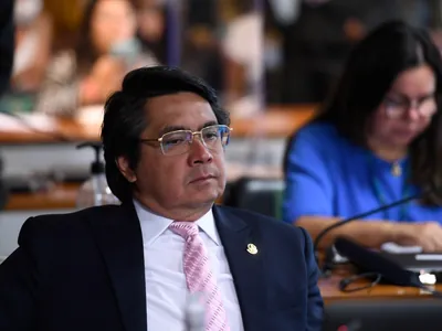 Claudio Humberto: Senador gastou R$ 300 mil com gasolina por nossa conta