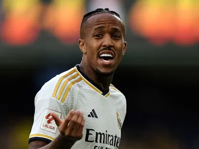 Exames no Real Madrid apontam lesão muscular na perna esquerda de Éder Militão