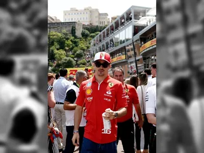 Charles Leclerc se emociona e dedica vitória no GP de Mônaco ao pai