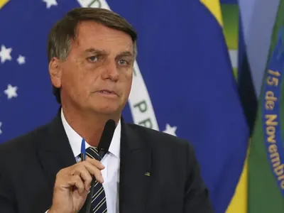 Defesa diz que Bolsonaro não tinha ingerência sobre joias recebidas