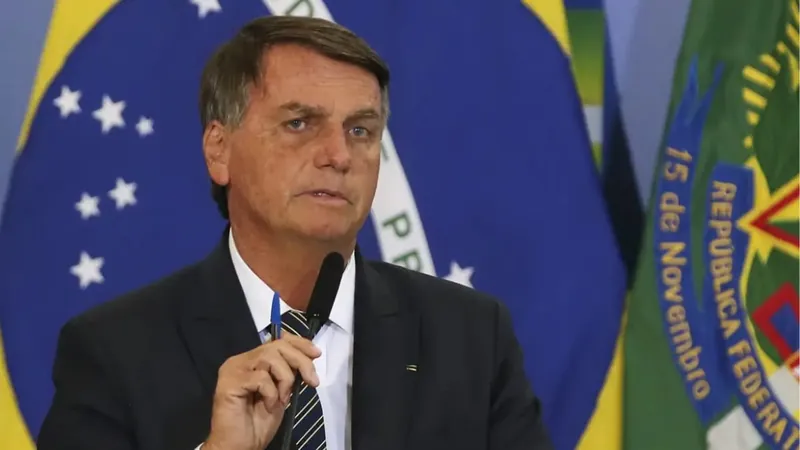 Defesa diz que Bolsonaro não tinha ingerência sobre joias recebidas