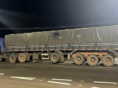 Polícia apreende carreta com carga roubada em Marília
