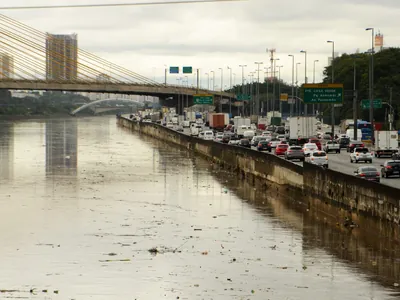 Cidade de São Paulo registra recorde de congestionamento durante a manhã