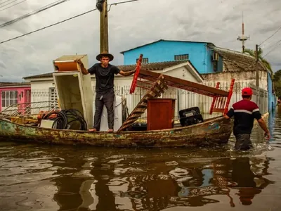 Pescadores temem crise prolongada no RS: 'Imagina o que vem dessa água aí'