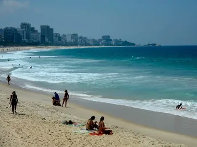Entenda a PEC em tramitação no Congresso que pode privatizar praias