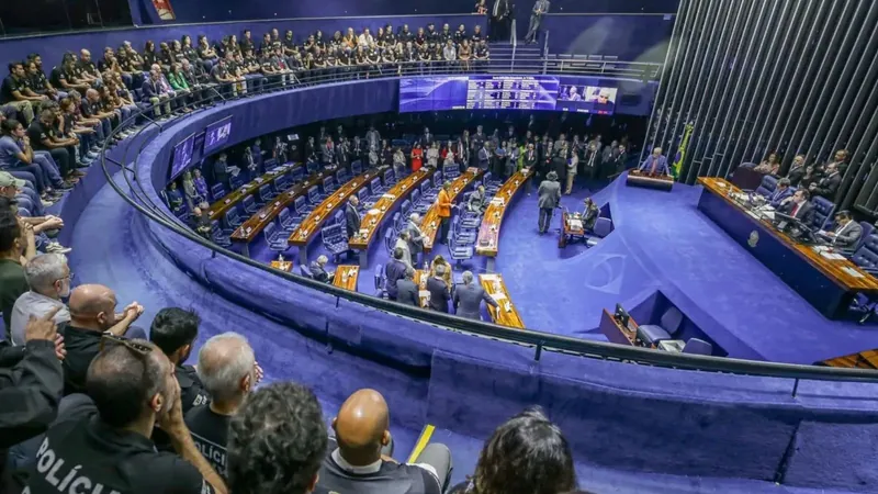 Senado aprova reajustes salariais e reestruturação de servidores da segurança