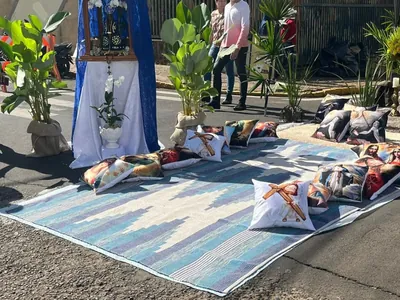 Ibitinga mantém tradição das mantas coloridas no Corpus Christi