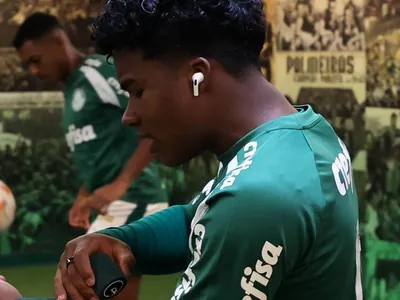 Endrick publica vídeo de despedida: “Profecia que no Palmeiras se realizou”