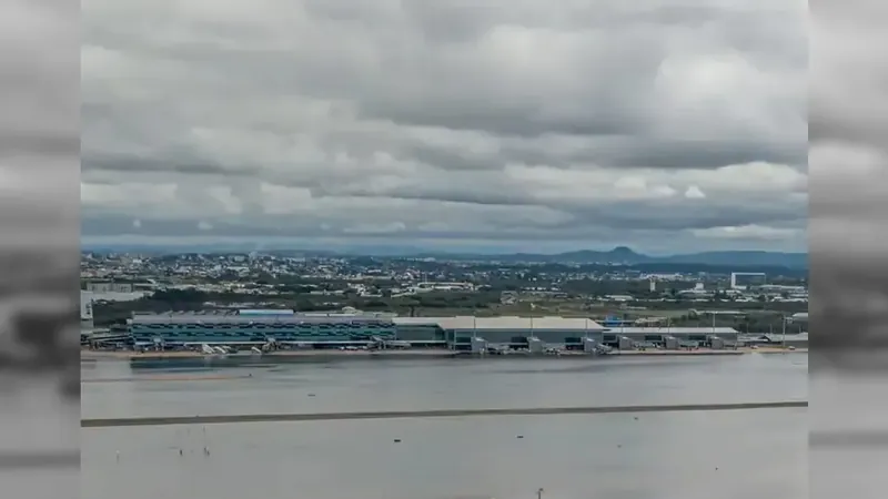 Pista do aeroporto de Porto Alegre será vistoriada na próxima semana