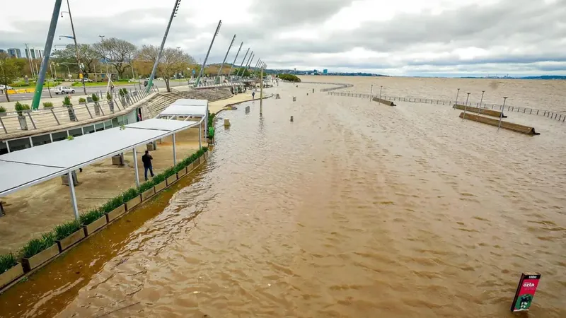 Chuva dá trégua e nível do Guaíba recua em Porto Alegre