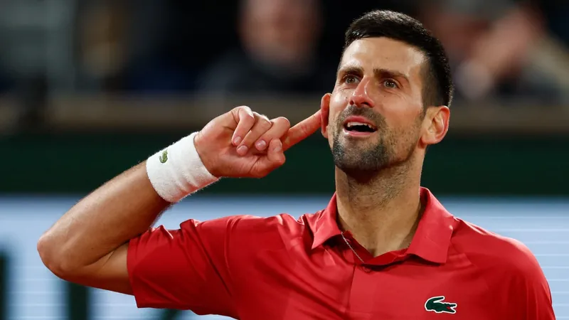 Djokovic abandona a disputa de Roland Garros após lesão no joelho