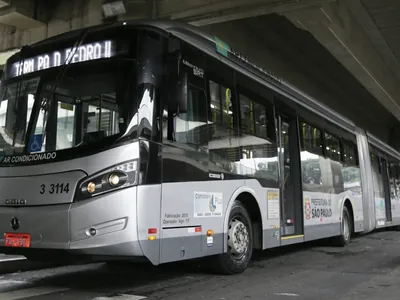Motoristas e cobradores de ônibus da cidade de SP anunciam greve para sexta (07)