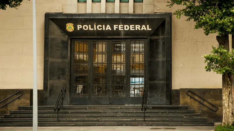 Policial registra boletim em forma de poesia e toma dura de delegado