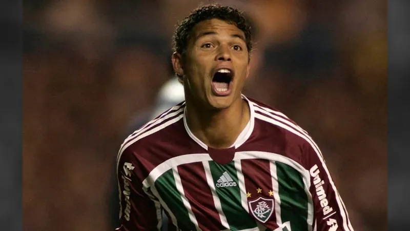 Reforço do Fluminense, Thiago Silva desembarca no Rio nesta quinta