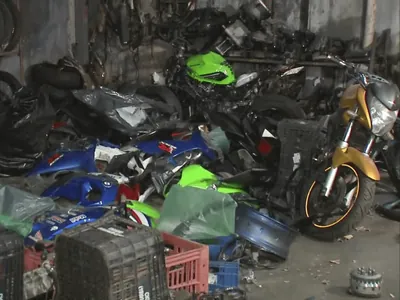 Polícia Civil encontra quatro desmanches de motos roubadas no centro de SP