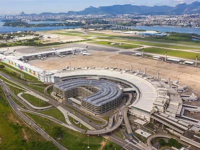 Mulher é presa após tentar embarcar com cocaína no Aeroporto Internacional Tom Jobim