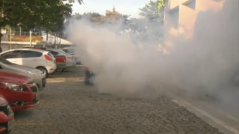 Fiocruz afirma que agentes de carros do fumacê desenvolvem doenças graves devido aplicação