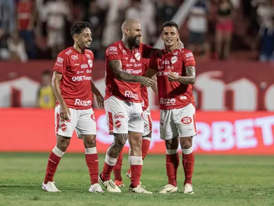 Vila Nova vence Ceará no fim e mantém Santos no G-4 da Série B