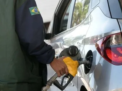 Gasolina deve ter aumento entre 20 e 36 centavos após medida provisória do Governo Federal