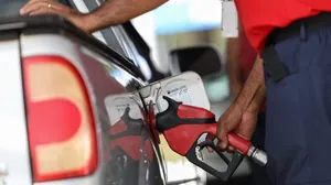 Gasolina vai subir? Entenda aumento anunciado por redes de postos