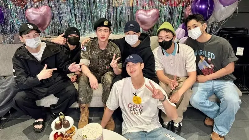 BTS: Jin é o primeiro integrante a completar serviço militar obrigatório