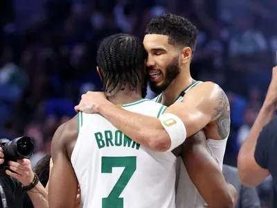 NBA: Tatum e Brown combinam para 61 pontos e Celtics ficam a uma vitória do 18º título