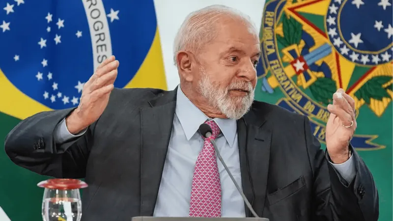 Lula chega à Itália para encontro do G7