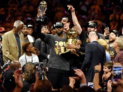 Finais da NBA: maior virada da história teve LeBron James campeão e Kyrie Irving herói