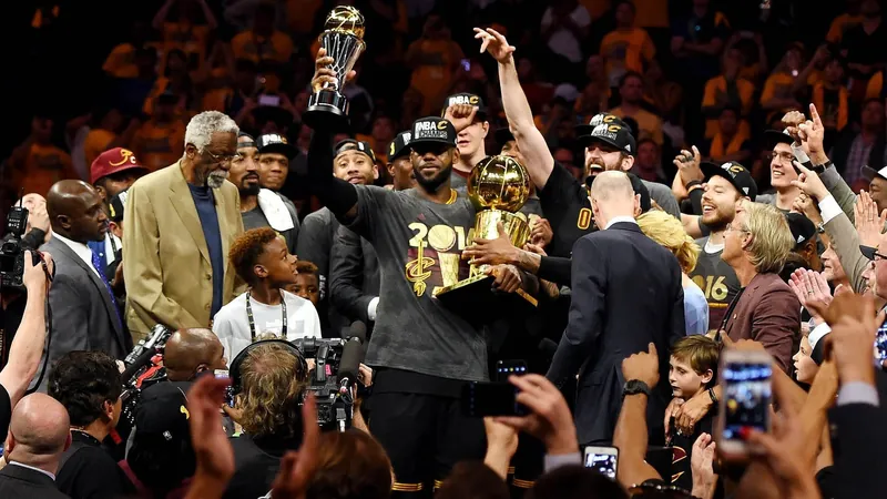 Finais da NBA: maior virada da história teve LeBron James campeão e Kyrie Irving herói