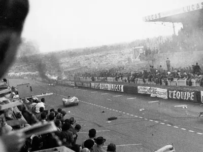 Tragédia nas 24 Horas de Le Mans de 1955 fez Mercedes abandonar corridas