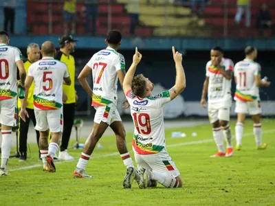 Brusque bate Ceará pela Série B e volta a vencer após dez jogos; assista aos gols