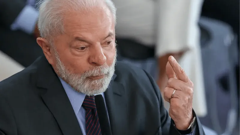 Lula retorna a Brasília e retoma agenda no Planalto